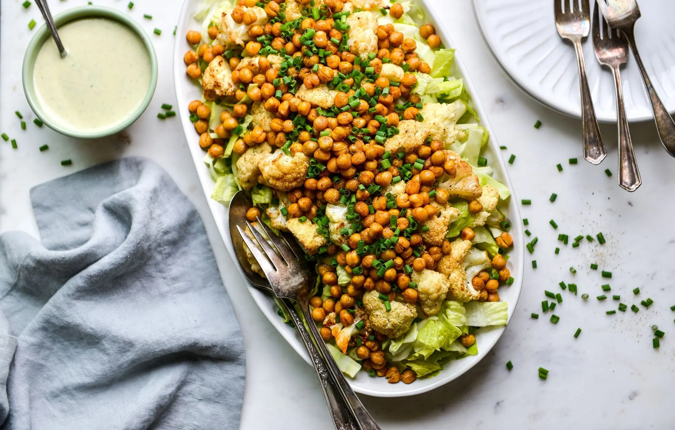 Vegan Caesar salad with roasted chickpeas