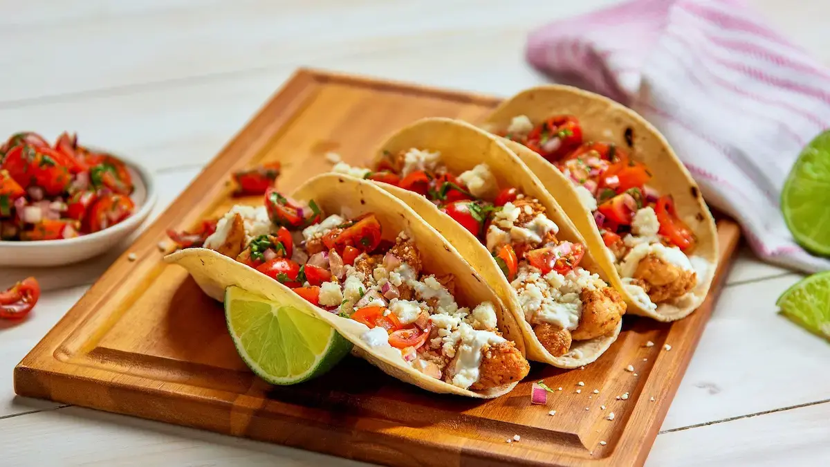 Chicken Mexican street tacos with cheese