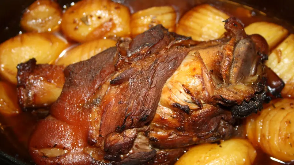 How To Cook Pork Knuckle Deliciously