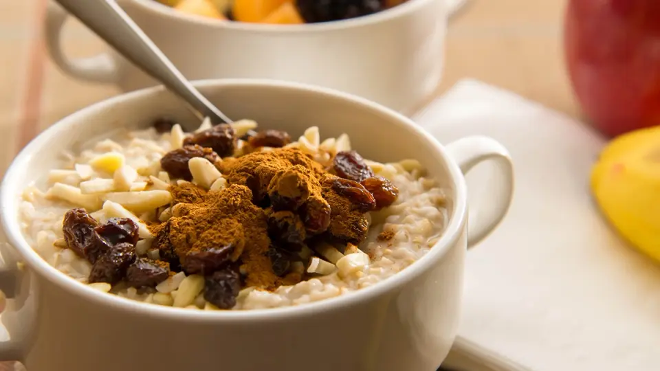 Easy breakfast ideas - oatmeal with dried fruits
