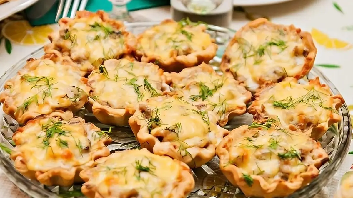Festive julienne served in small tartlets